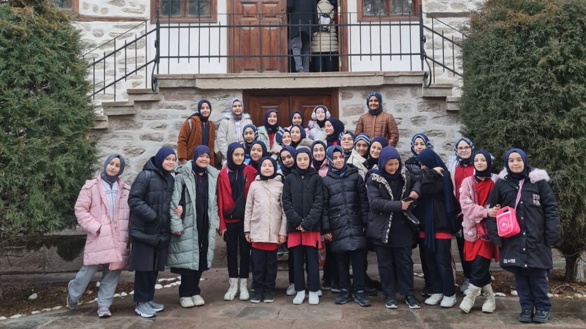 Türkçe dersi Milli Kültür temasi kapsamında 6. Sınıf ogrencilerimiz Sille Kültür gezisine katıldı
